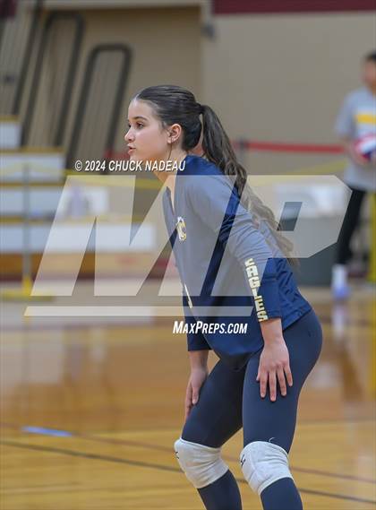 Thumbnail 1 in Barrington vs. Middletown (RIIL Division II State Final) photogallery.