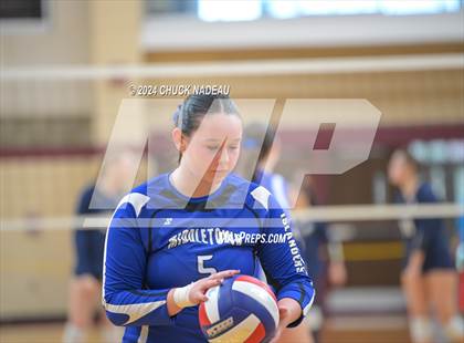 Thumbnail 3 in Barrington vs. Middletown (RIIL Division II State Final) photogallery.