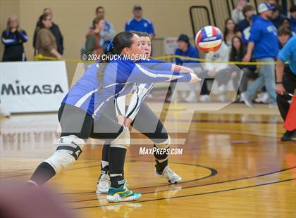Thumbnail 1 in Barrington vs. Middletown (RIIL Division II State Final) photogallery.