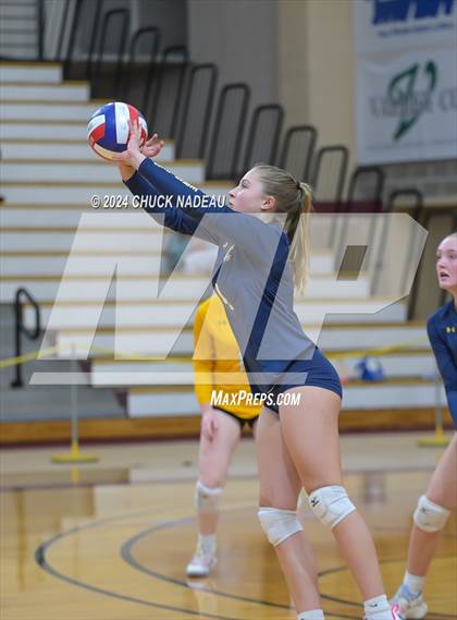 Thumbnail 3 in Barrington vs. Middletown (RIIL Division II State Final) photogallery.