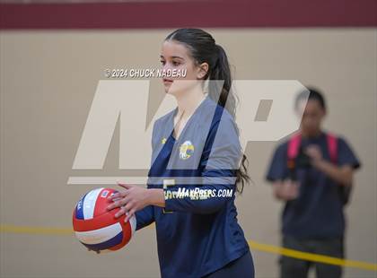 Thumbnail 3 in Barrington vs. Middletown (RIIL Division II State Final) photogallery.