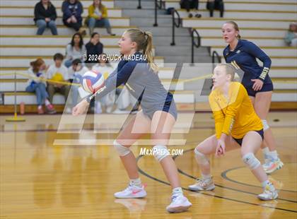 Thumbnail 2 in Barrington vs. Middletown (RIIL Division II State Final) photogallery.