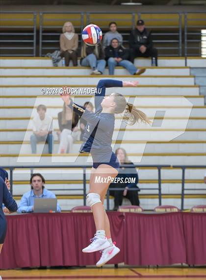Thumbnail 1 in Barrington vs. Middletown (RIIL Division II State Final) photogallery.