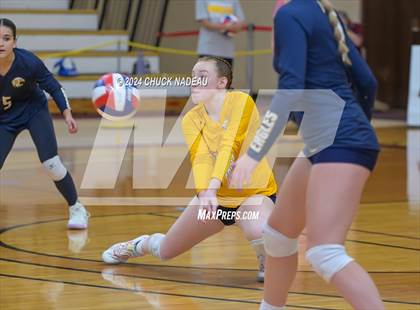 Thumbnail 2 in Barrington vs. Middletown (RIIL Division II State Final) photogallery.