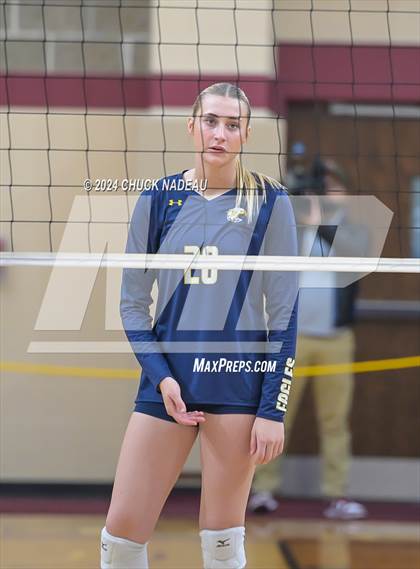 Thumbnail 1 in Barrington vs. Middletown (RIIL Division II State Final) photogallery.