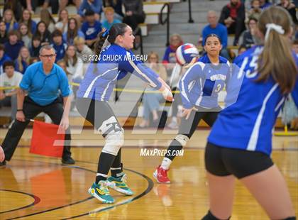 Thumbnail 2 in Barrington vs. Middletown (RIIL Division II State Final) photogallery.