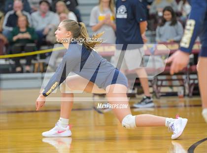 Thumbnail 2 in Barrington vs. Middletown (RIIL Division II State Final) photogallery.