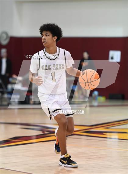 Thumbnail 3 in Oak Park vs. St. Pius X-St. Matthias Academy photogallery.