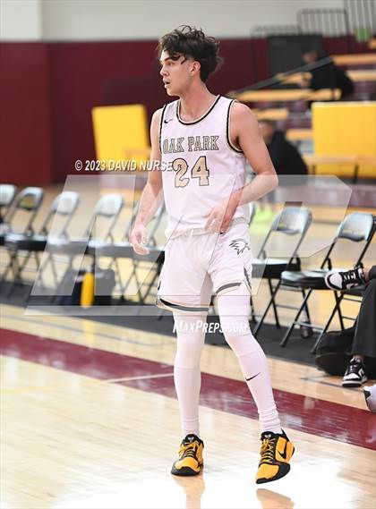 Thumbnail 1 in Oak Park vs. St. Pius X-St. Matthias Academy photogallery.