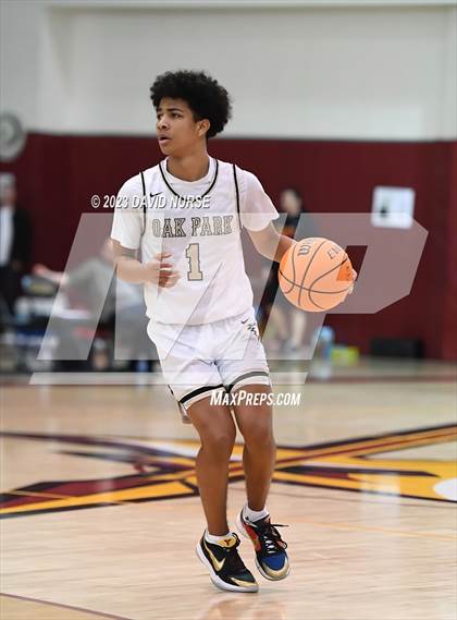 Thumbnail 1 in Oak Park vs. St. Pius X-St. Matthias Academy photogallery.