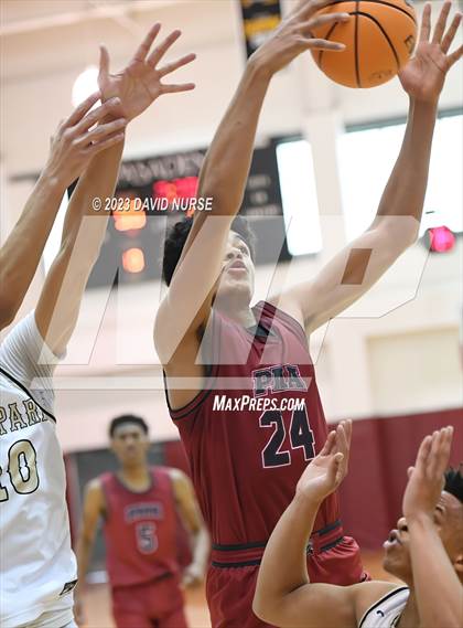 Thumbnail 3 in Oak Park vs. St. Pius X-St. Matthias Academy photogallery.