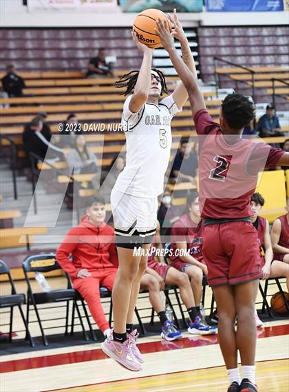 Thumbnail 3 in Oak Park vs. St. Pius X-St. Matthias Academy photogallery.