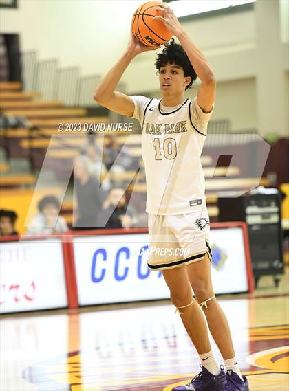 Thumbnail 2 in Oak Park vs. St. Pius X-St. Matthias Academy photogallery.