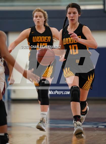 Thumbnail 1 in Woden vs. Grapeland (UIL 2A Regional Final) photogallery.