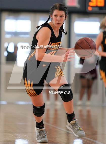 Thumbnail 2 in Woden vs. Grapeland (UIL 2A Regional Final) photogallery.