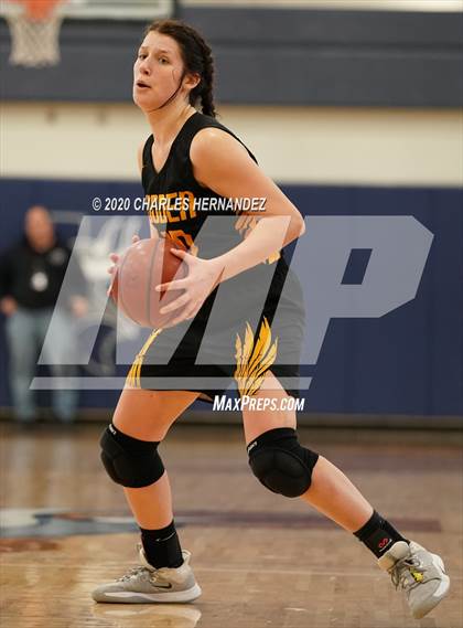 Thumbnail 2 in Woden vs. Grapeland (UIL 2A Regional Final) photogallery.