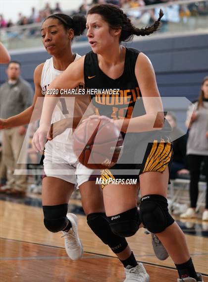 Thumbnail 2 in Woden vs. Grapeland (UIL 2A Regional Final) photogallery.