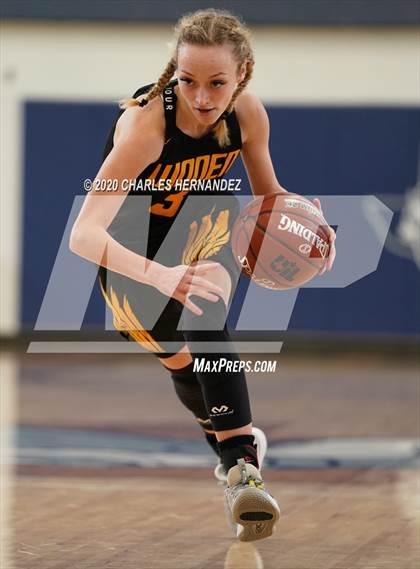 Thumbnail 2 in Woden vs. Grapeland (UIL 2A Regional Final) photogallery.