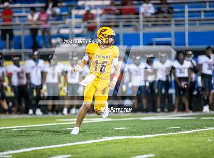 Thumbnail 3 in Perry vs. Baldwin photogallery.