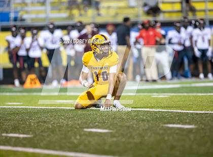 Thumbnail 2 in Perry vs. Baldwin photogallery.