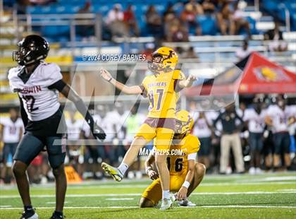 Thumbnail 3 in Perry vs. Baldwin photogallery.