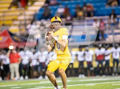 Thumbnail 3 in Perry vs. Baldwin photogallery.