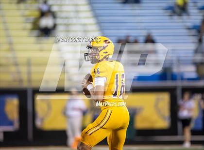 Thumbnail 3 in Perry vs. Baldwin photogallery.