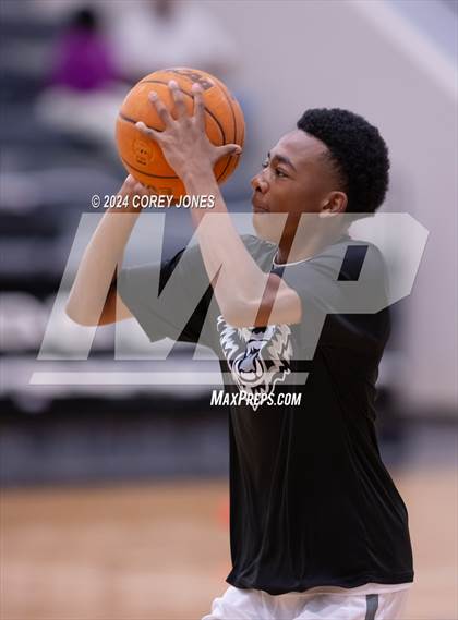 Thumbnail 1 in Veterans vs Houston County  photogallery.