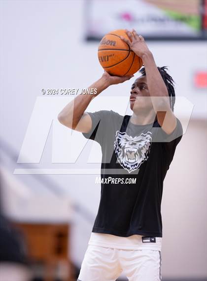 Thumbnail 2 in Veterans vs Houston County  photogallery.