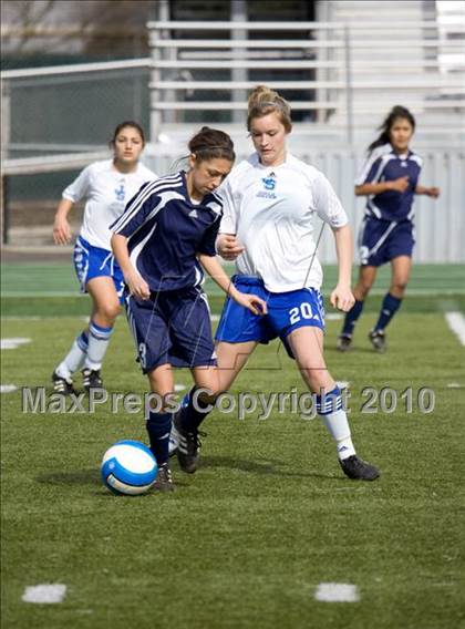 Thumbnail 3 in Pleasant Valley vs. Justin Siena (California Classic) photogallery.