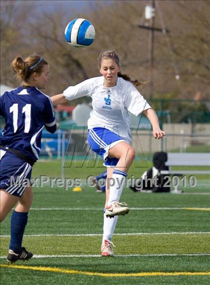 Thumbnail 3 in Pleasant Valley vs. Justin Siena (California Classic) photogallery.