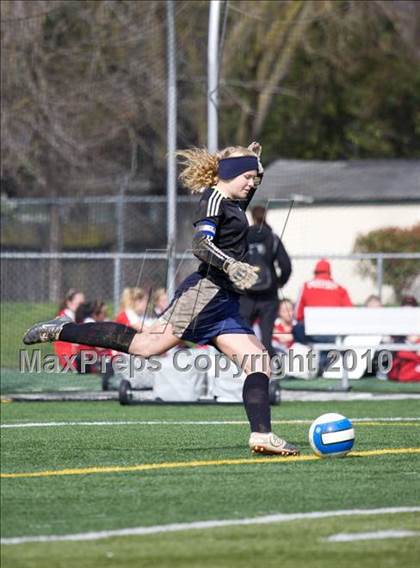 Thumbnail 1 in Pleasant Valley vs. Justin Siena (California Classic) photogallery.