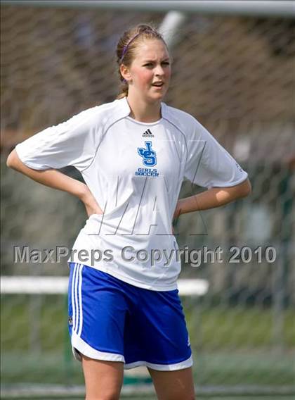 Thumbnail 2 in Pleasant Valley vs. Justin Siena (California Classic) photogallery.