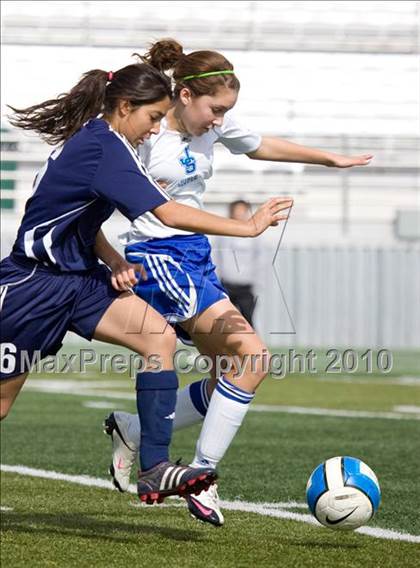 Thumbnail 2 in Pleasant Valley vs. Justin Siena (California Classic) photogallery.