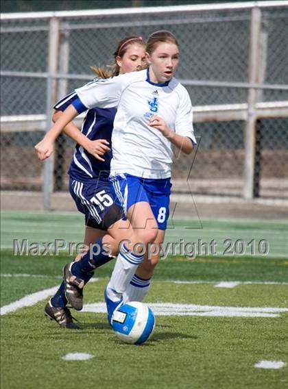Thumbnail 2 in Pleasant Valley vs. Justin Siena (California Classic) photogallery.