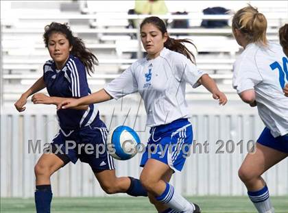 Thumbnail 3 in Pleasant Valley vs. Justin Siena (California Classic) photogallery.