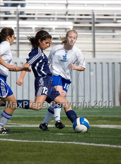 Thumbnail 3 in Pleasant Valley vs. Justin Siena (California Classic) photogallery.