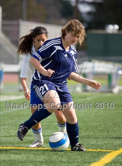Thumbnail 2 in Pleasant Valley vs. Justin Siena (California Classic) photogallery.