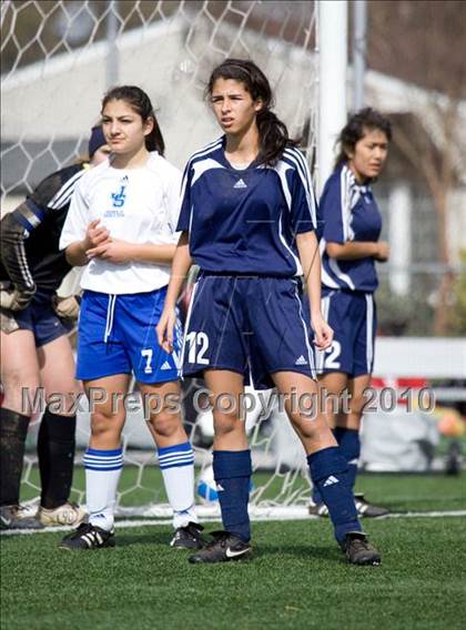 Thumbnail 2 in Pleasant Valley vs. Justin Siena (California Classic) photogallery.