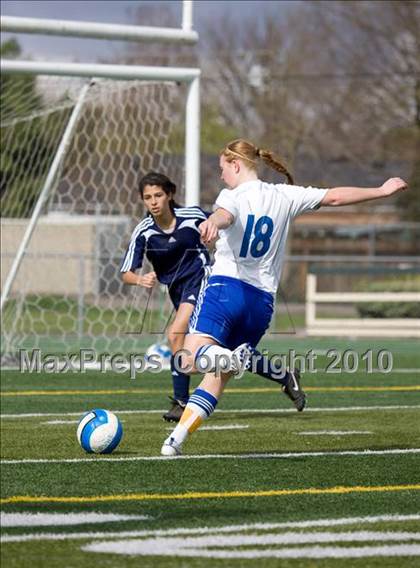 Thumbnail 3 in Pleasant Valley vs. Justin Siena (California Classic) photogallery.