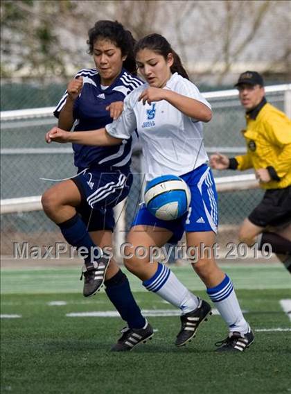 Thumbnail 3 in Pleasant Valley vs. Justin Siena (California Classic) photogallery.