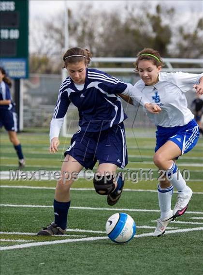 Thumbnail 1 in Pleasant Valley vs. Justin Siena (California Classic) photogallery.