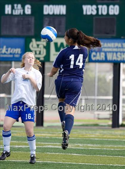 Thumbnail 1 in Pleasant Valley vs. Justin Siena (California Classic) photogallery.
