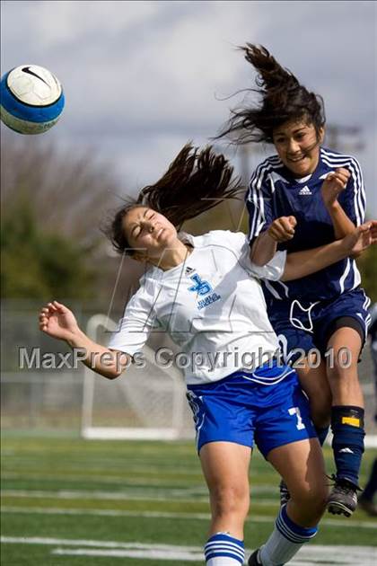 Thumbnail 3 in Pleasant Valley vs. Justin Siena (California Classic) photogallery.