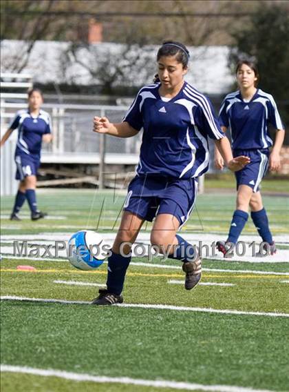 Thumbnail 3 in Pleasant Valley vs. Justin Siena (California Classic) photogallery.