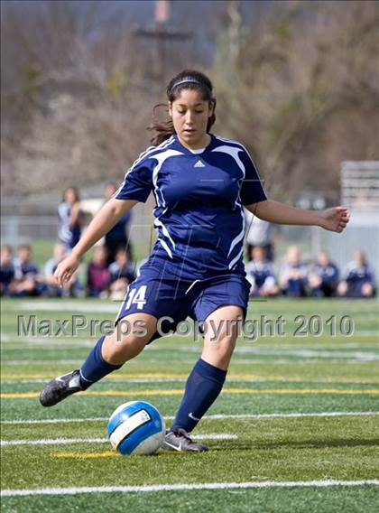 Thumbnail 3 in Pleasant Valley vs. Justin Siena (California Classic) photogallery.