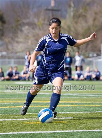Thumbnail 2 in Pleasant Valley vs. Justin Siena (California Classic) photogallery.