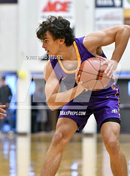 Thumbnail 3 in Oakland Tech vs. Dublin (Gridley Invitational) photogallery.