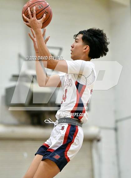 Thumbnail 1 in Oakland Tech vs. Dublin (Gridley Invitational) photogallery.