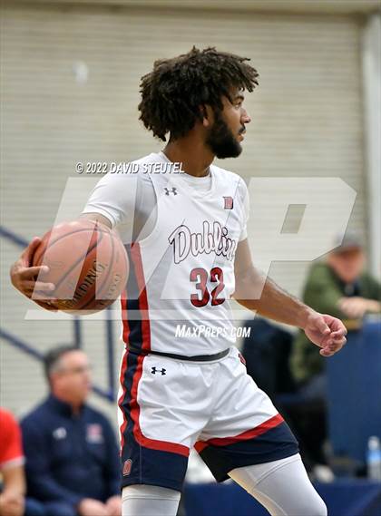 Thumbnail 3 in Oakland Tech vs. Dublin (Gridley Invitational) photogallery.